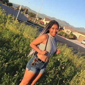 Meet your Posher, Alexis